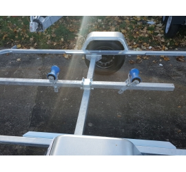 Przyczepa NIEWIADÓW P415 do przewozu łodzi z podporami