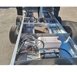 Przyczepa NIEWIADÓW Kiper 3018A3 EP z najazdami stalowymi