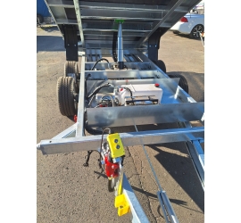Przyczepka NIEWIADÓW Kiper 3018A3 EP z burtami aluminiowymi i najazdami stalowymi
