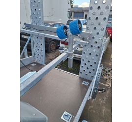 Przyczepa NIEWIADÓW P415 do przewozu łodzi