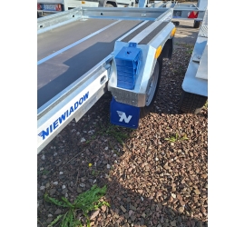 Przyczepka do przewozu mikrokoparki NIEWIADÓW K2513HL z najazdami